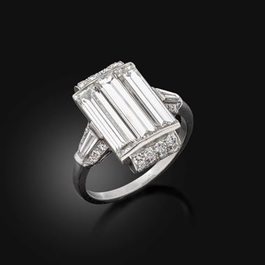 Art Deco three stone baguette diamond ring, circa 1930
